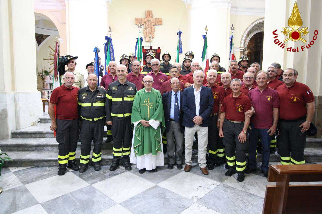 Crotone IV° Raduno Regionale Associazione Nazionale Vigili del Fuoco (Foto)