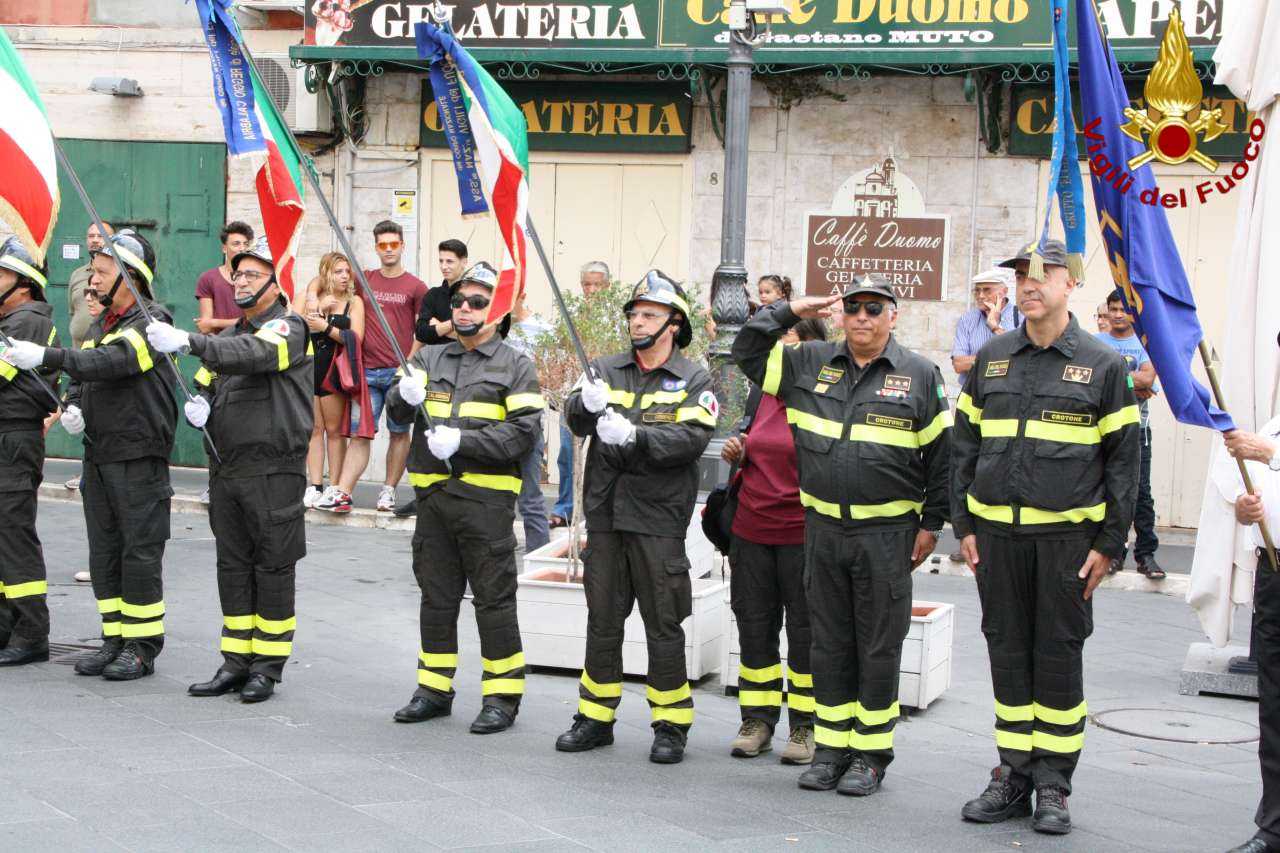 Crotone IV° Raduno Regionale Associazione Nazionale Vigili del Fuoco (Foto)