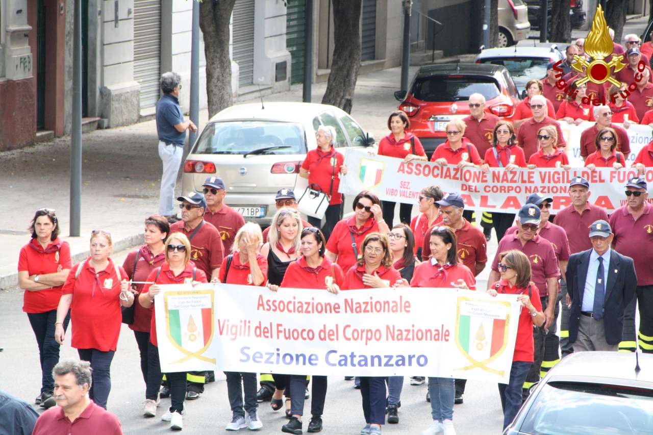 Crotone IV° Raduno Regionale Associazione Nazionale Vigili del Fuoco (Foto)