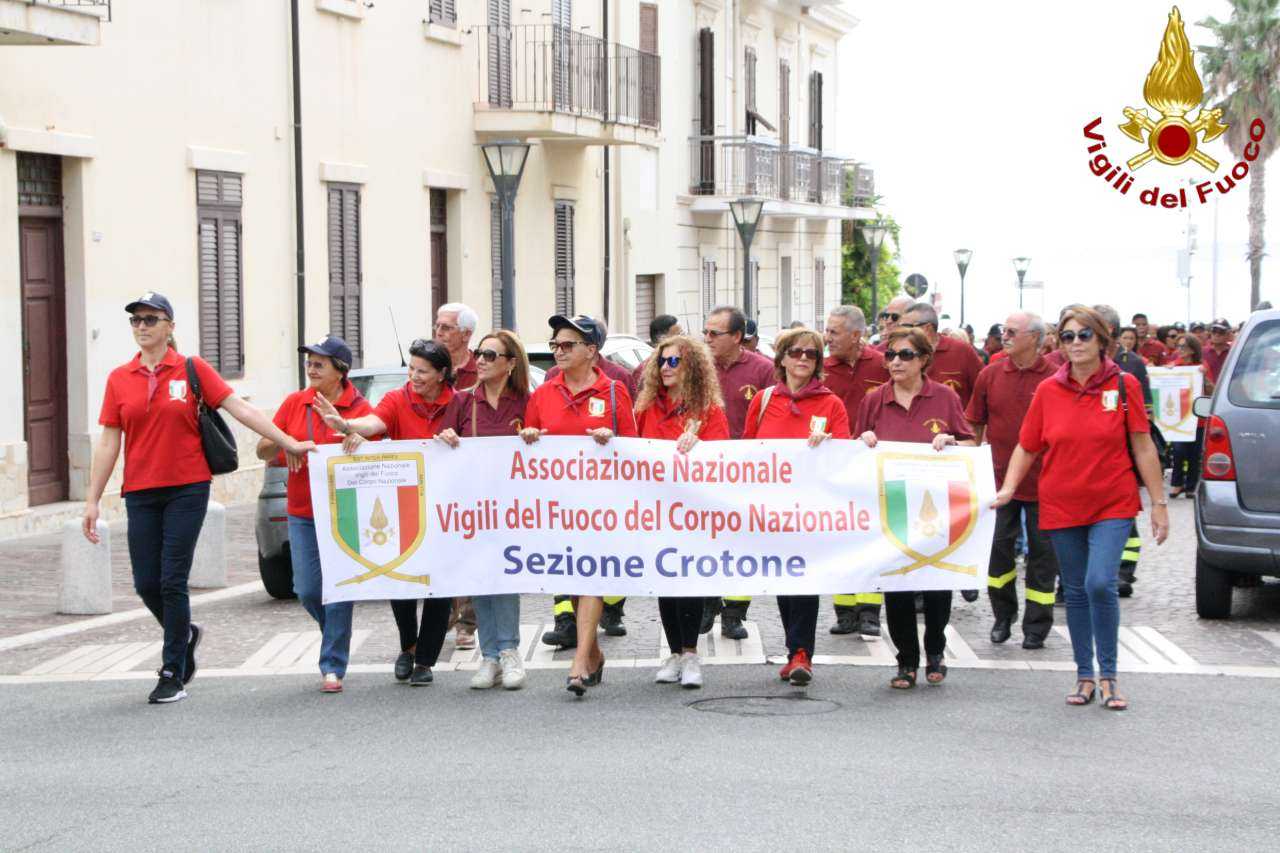 Crotone IV° Raduno Regionale Associazione Nazionale Vigili del Fuoco (Foto)