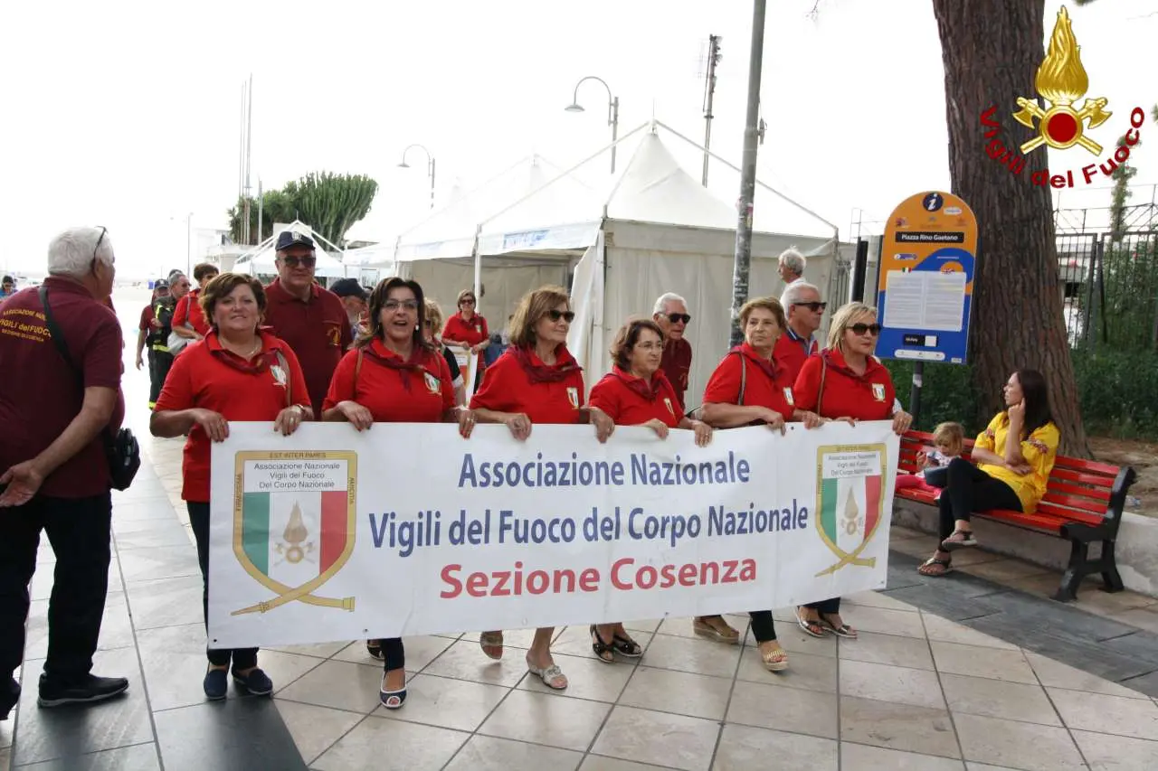 Crotone IV° Raduno Regionale Associazione Nazionale Vigili del Fuoco (Foto)