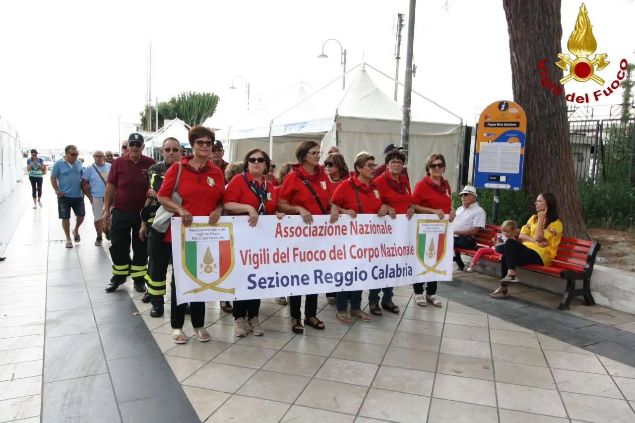 Crotone IV° Raduno Regionale Associazione Nazionale Vigili del Fuoco (Foto)