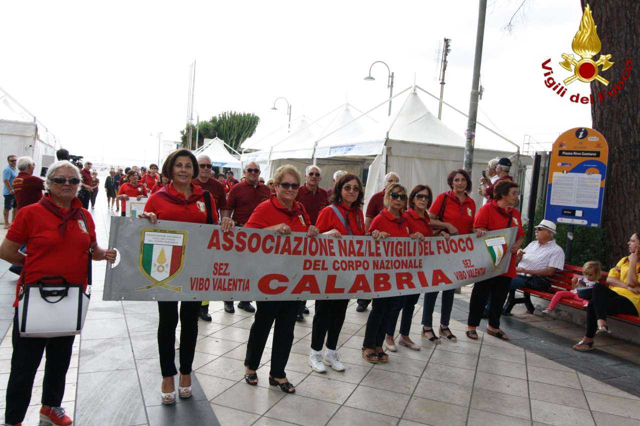 Crotone IV° Raduno Regionale Associazione Nazionale Vigili del Fuoco (Foto)