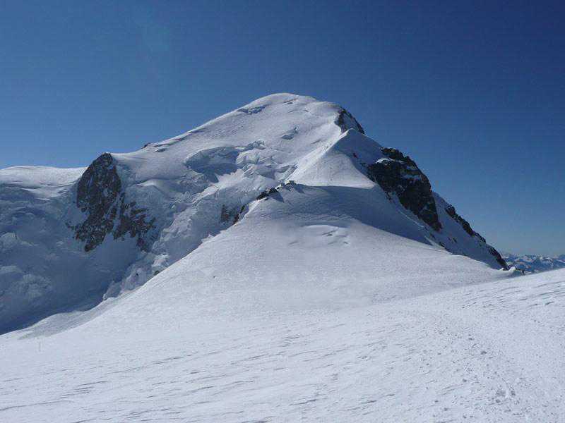 Rischio di crollo per un ghiacciaio sul Monte Bianco 250mila metri cubi