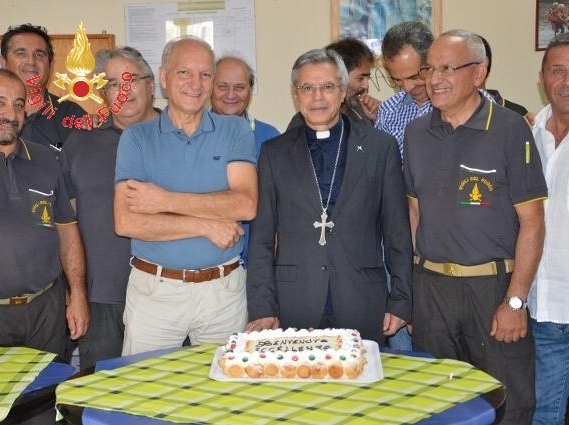 Vescovo, Mons. Giuseppe Schillaci, al distaccamenti VVF di Lamezia