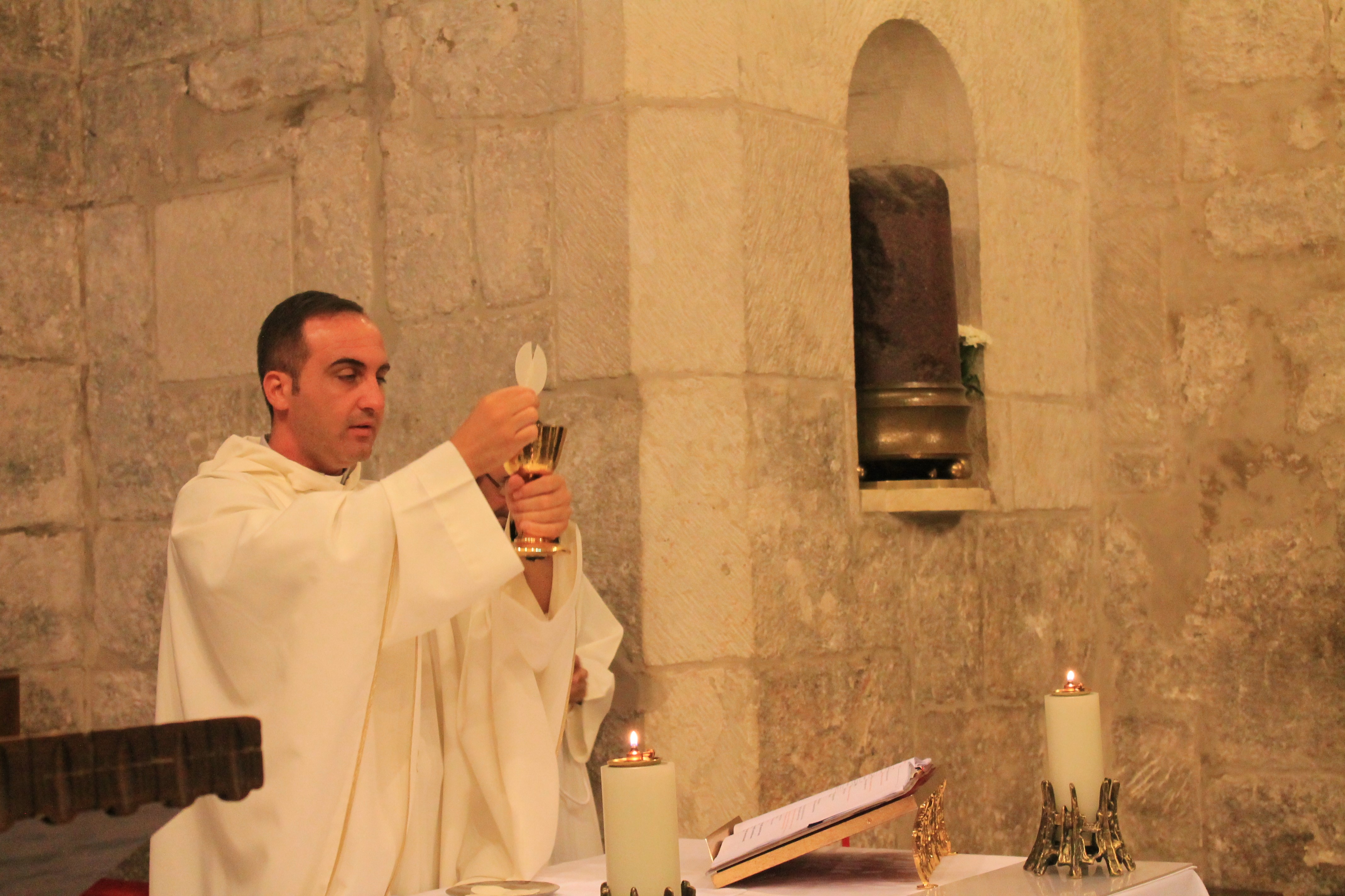 Don Gianluca Coppola, un prete innamorato dei giovani