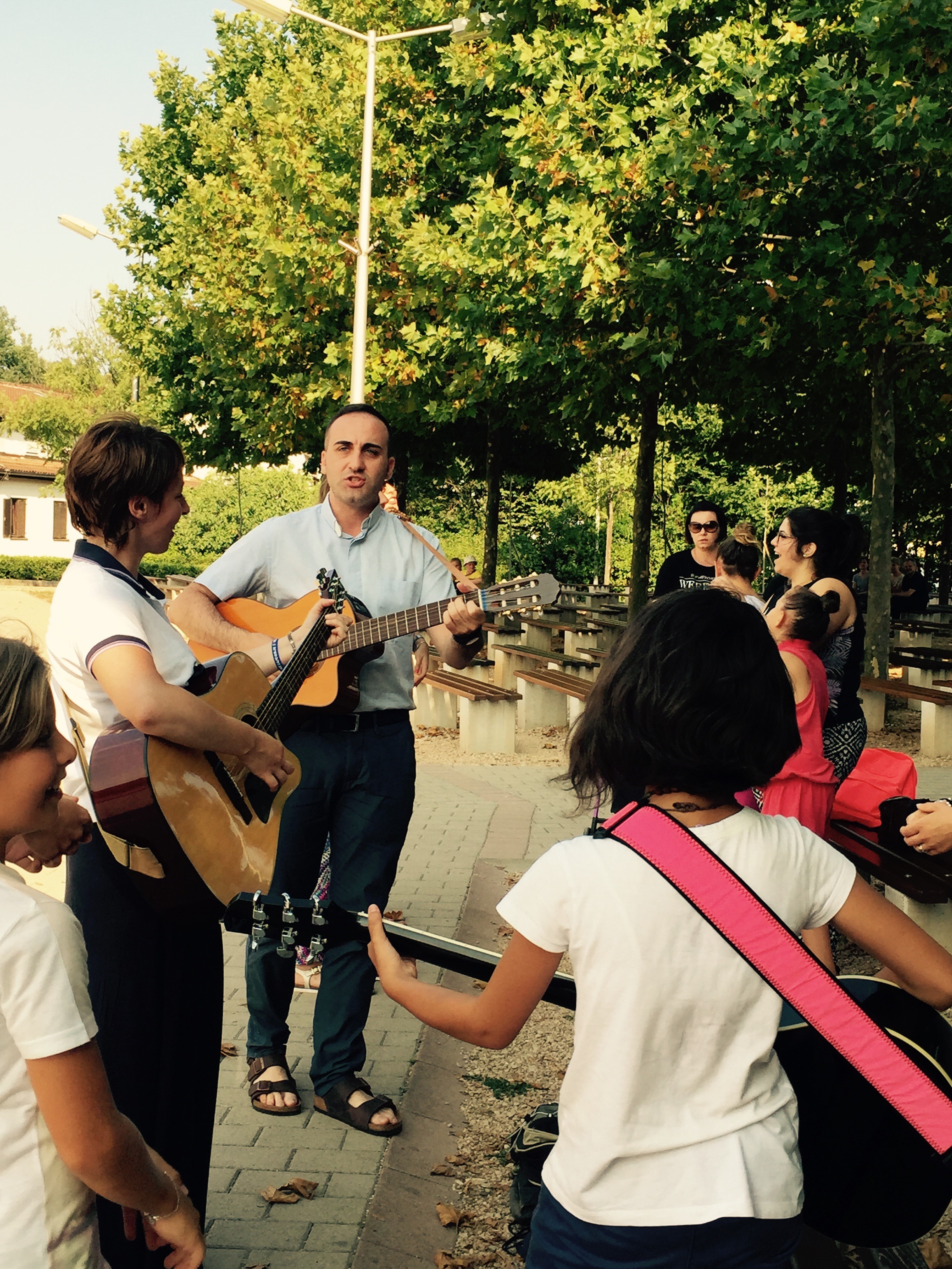 Don Gianluca Coppola, un prete innamorato dei giovani