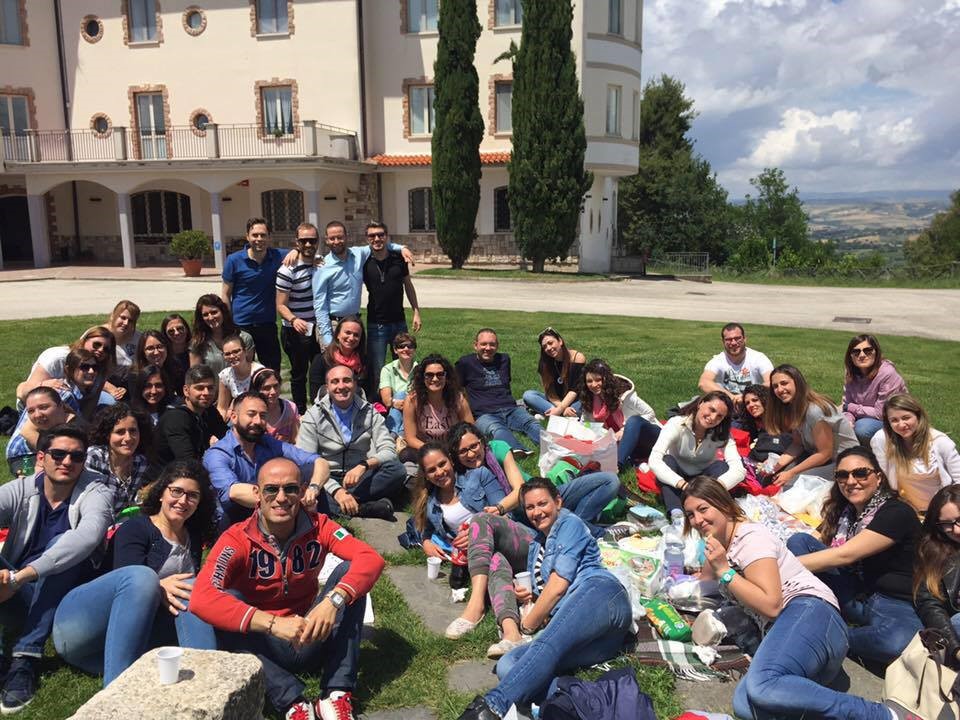 Don Gianluca Coppola, un prete innamorato dei giovani