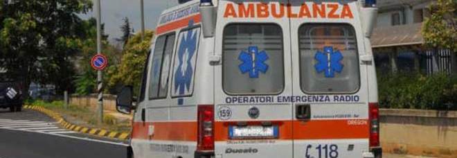 Incidenti stradali: mezzo pesante contro barriere su SS85