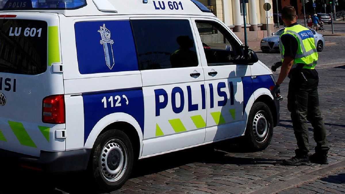 Finlandia: armato di spada semina il panico all’interno di una scuola, un morto e dieci feriti