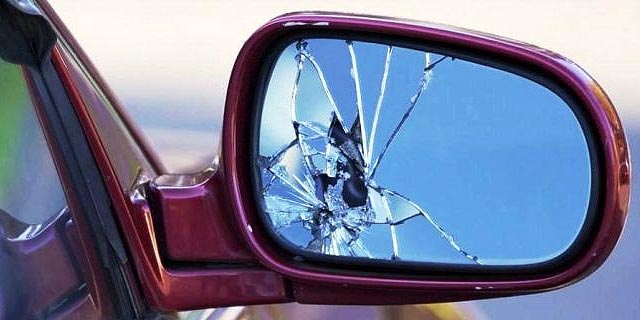 Catanzaro, “Truffa dello specchietto”: la Polizia arresta 4 catanzaresi (Ecco i nomi)