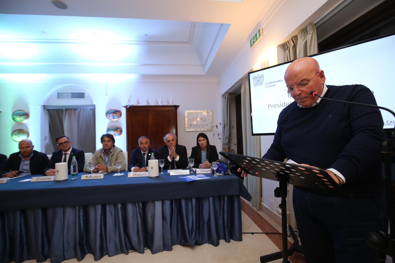 Oliverio da Crotone lancia un patto tra imprese, lavoro e istituzioni