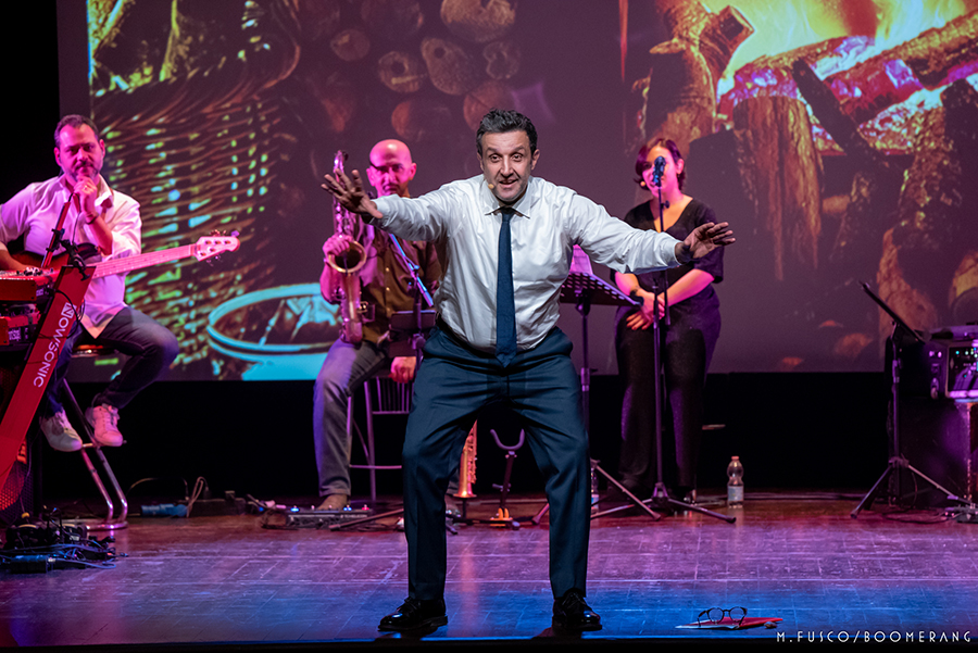 Flavio Insinna inaugura la stagione teatrale catanzarese 2019/2020 di AMA Calabria