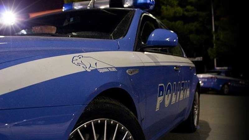 Catanzaro, Polizia sventato furto auto, ma il proprietario è stato denunciato per detenzione droga