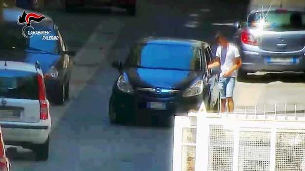 Palermo, blitz antidroga allo Zen, tre minorenni tra gli spacciatori 10 arresti