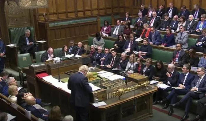 Il parlamento boccia l'iter sprint per legge sulla Brexit Johnson non fa il bis, si allontana l'usci