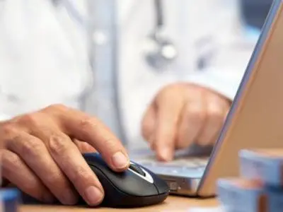 Se i medici violano la privacy dei pazienti sui social network