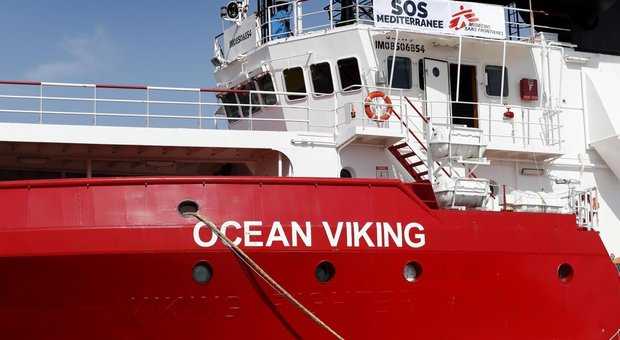 Migranti, ok Viminale a sbarco a Pozzallo della Ocean Viking. Salvini: Ong ricomincia pacchia