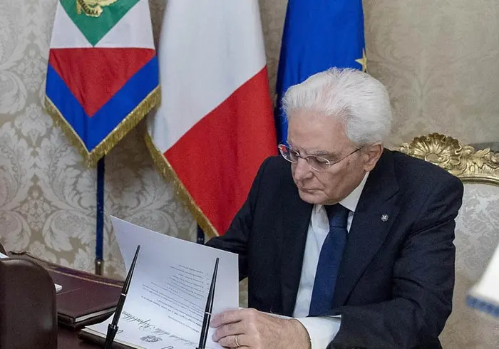 Manovra, scuola, Mattarella firma il decreto salva-precari bis