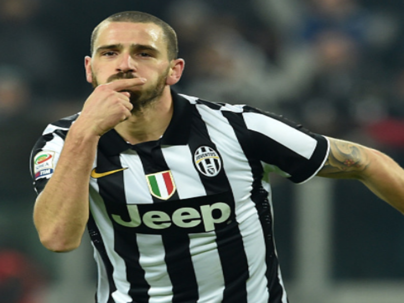 Ronaldo di rigore. Atalanta pari e polemiche a Napoli