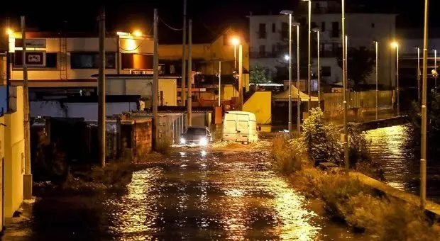 Liguria travolta dal maltempo, allagamenti, trombe d'aria