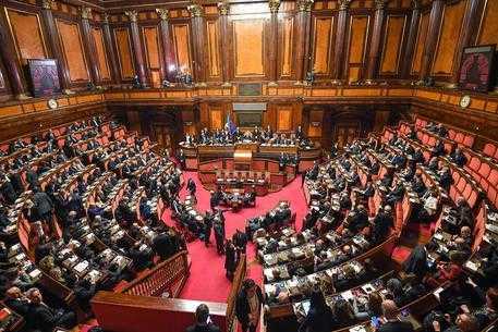 La manovra da oggi in senato, il governo apre a modifiche asse Pd-M5s contro Renzi