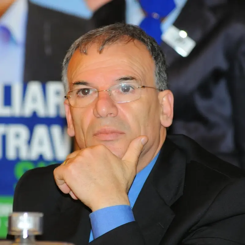 Regione: Tallini, Oliverio fermi delibera rotazione dirigenti