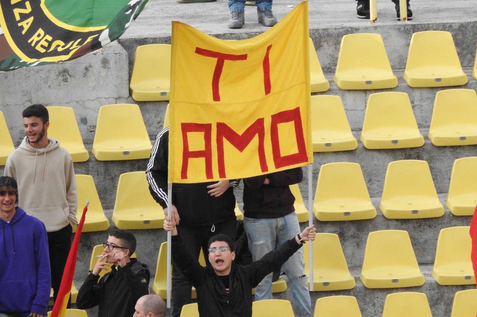 Calcio. Coppa Italia: Catanzaro Monopoli 2-0. Fischnaller e Giannone (corner) spingono i giallorossi
