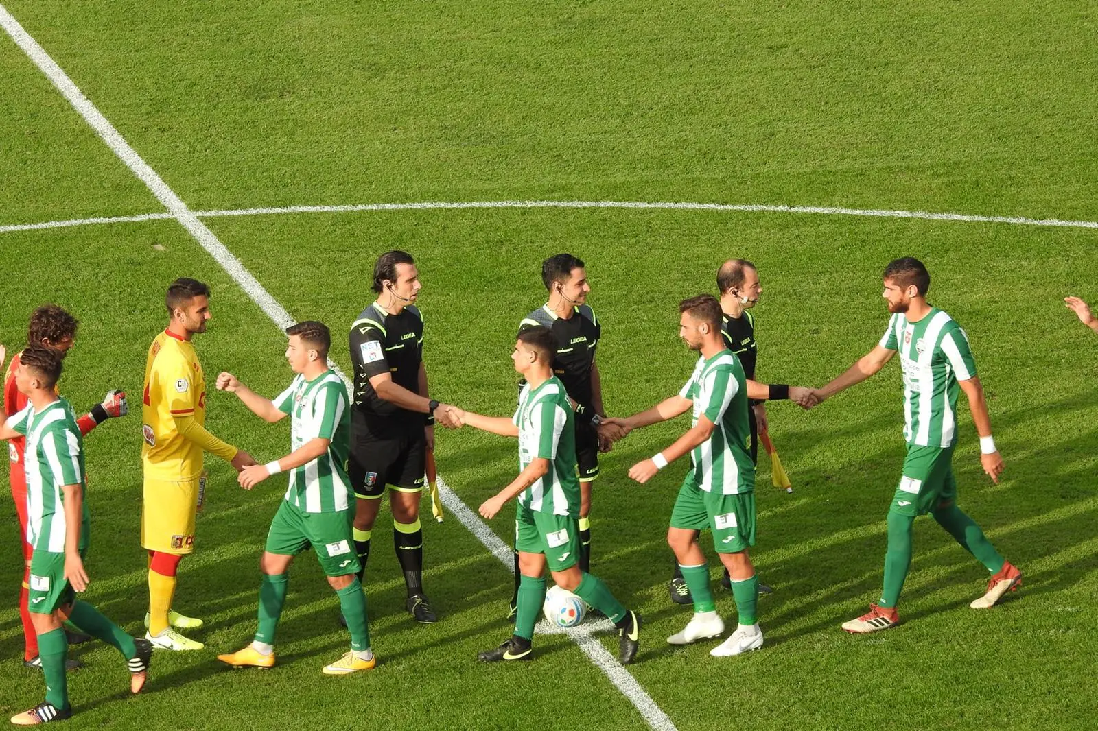 Calcio. Coppa Italia: Catanzaro Monopoli 2-0. Fischnaller e Giannone (corner) spingono i giallorossi