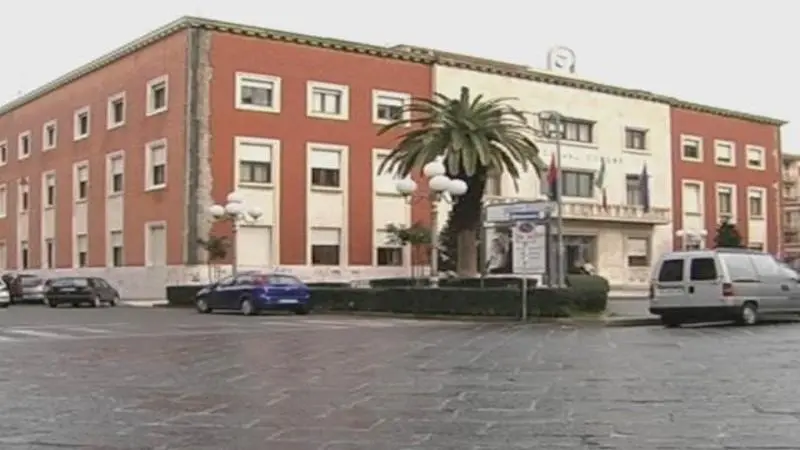 Il comune di Crotone nella bufera, divieto di dimora per il sindaco Ugo Pugliese