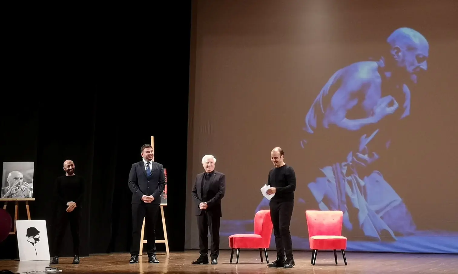 Uno alla svolta, Francesco Criniti fa riflettere il pubblico del Teatro Comunale di Catanzaro