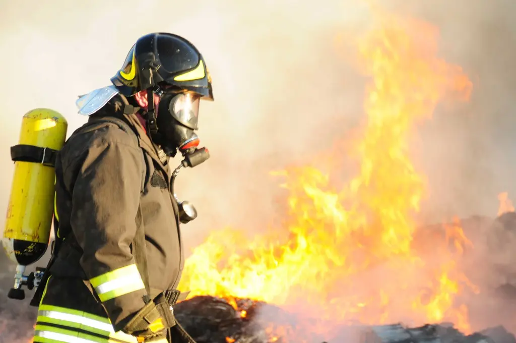 Rogo in appartamento nel Cosentino, i VVF salvano due persone