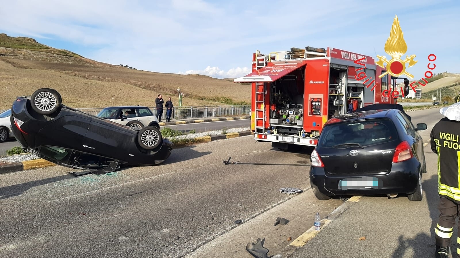 Catanzaro. Incidente stradale Campus Universitario, intervento dei VVF e Suem118 (Foto)