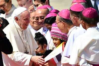 Papa Francesco in Thailandia: Vescovi servitori, non padroni