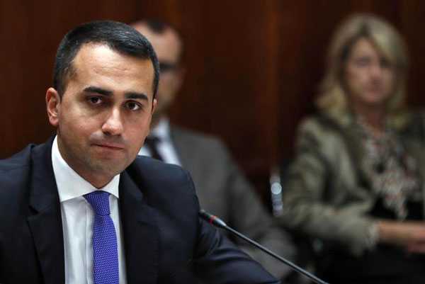 Regionali, Di Maio e i coordinatori 5 Stelle fissano la linea, "nessuna alleanza con il Pd e liste"