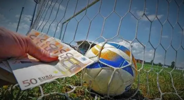 Bufera calcio: scommesse Lega Pro. Ai domiciliari ex calciatore del Bisceglie