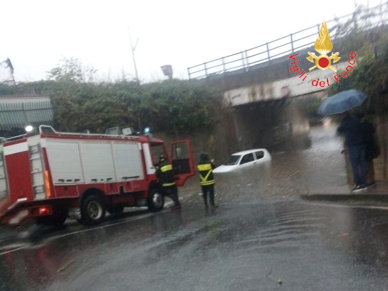 Maltempo, situazione drammatica a Reggio Calabria e Lamezia Terme: la situazione