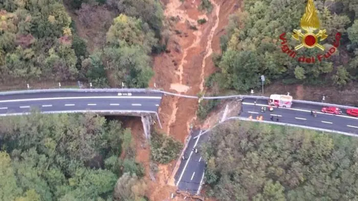 Crollo viadotto: Confindustria, 60 miliardi per i cantieri