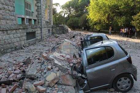 Terrore in Albania, terremoto di magnitudo 6.5: si temono morti sentito anche in Puglia e Basilicata