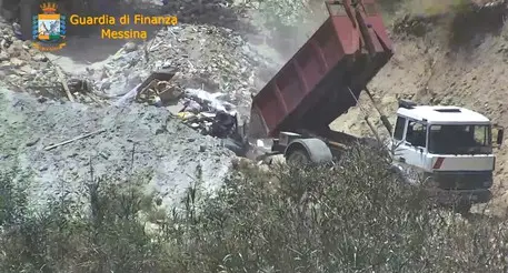 Messina. Gdf sequestra max discarica abusiva