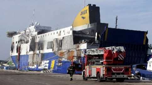 Principio incendio traghetto: un camionista Giuseppe Catellino racconta, usciva tanto fumo