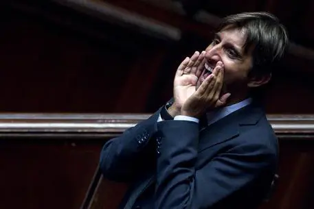 Governo: bagarre in Aula, gridato 'Elezioni' e 'Casaleggio' espulso un deputato di FdI (Video)