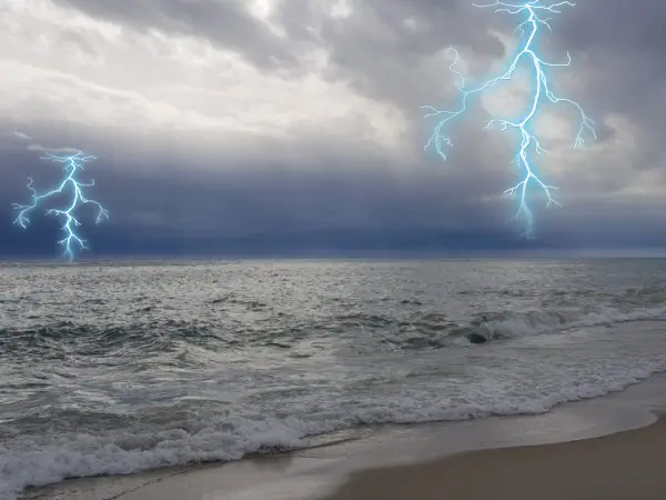 Allerta Meteo: domani, vortice sul Mediterraneo con rischio nubifragi. Ecco il dettaglio