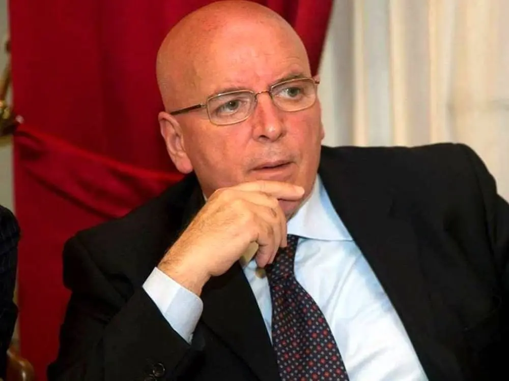 Regionali Calabria. Candidatura di Mario Oliverio. Cinque liste per il centrosinistra