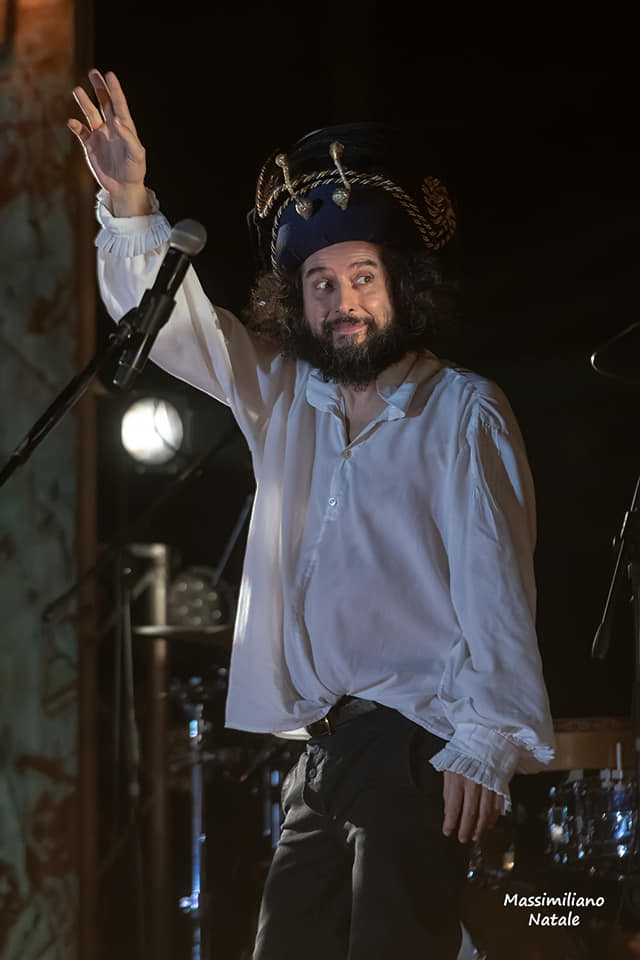 Vinicio Capossela incanta il Rendano di Cosenza e domani Sergio Cammariere al teatro Grandinetti di