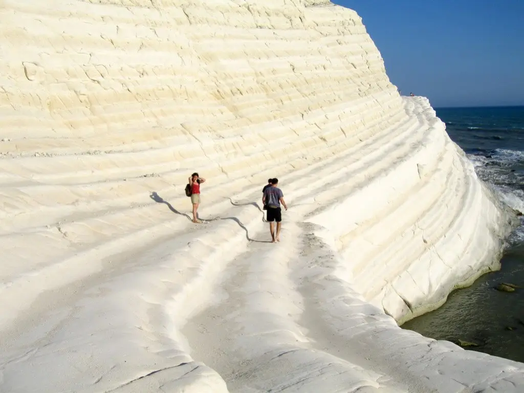 Sicilia: Scala dei Turchi, procura di Agrigento apre indagini