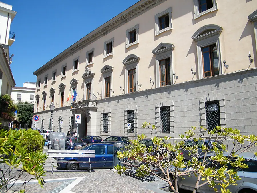 Indagati per truffa 29 consiglieri Catanzaro su 32
