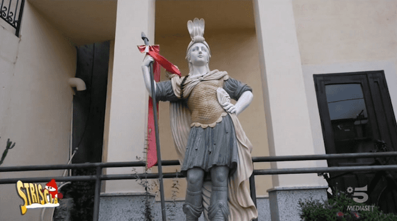 Sarà rimossa la statua del santo donata dalla 'ndrina Il sindaco Ussia: 'Venerdì la delibera'