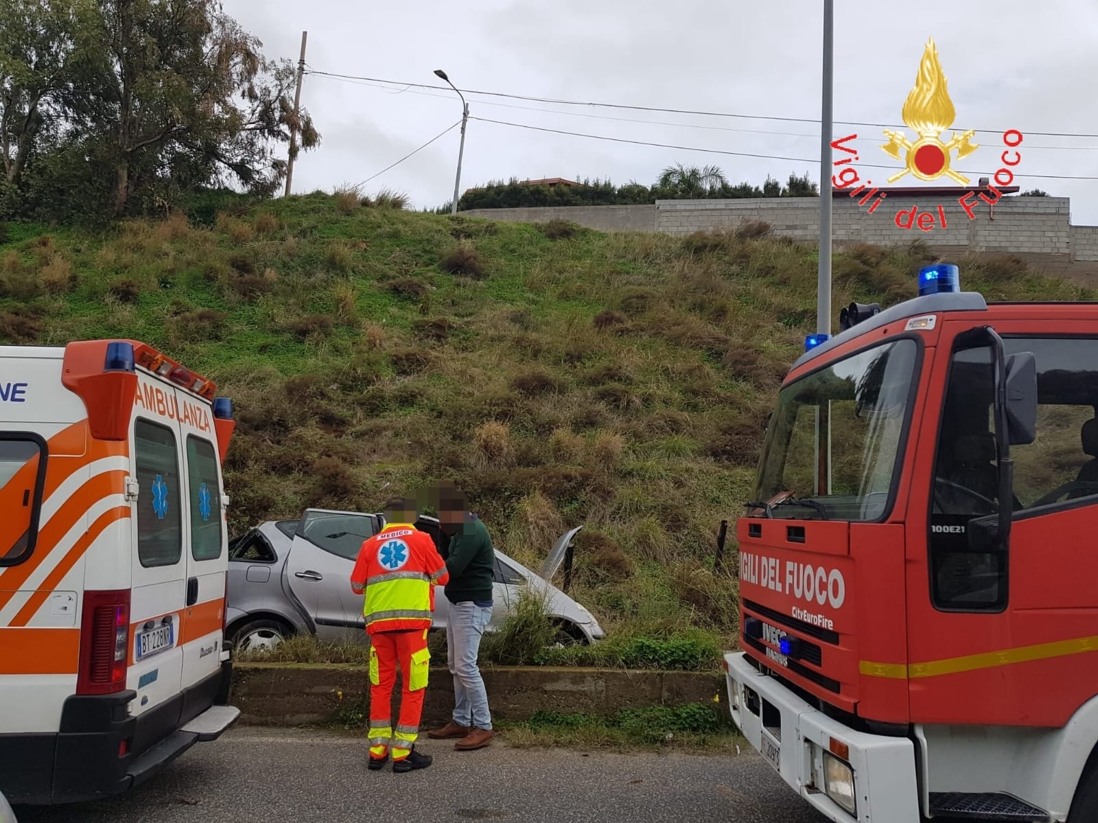 Catanzaro. È di tre persone ferite il bilancio dell'incidente stradale di Via A. Izzi De Falenta