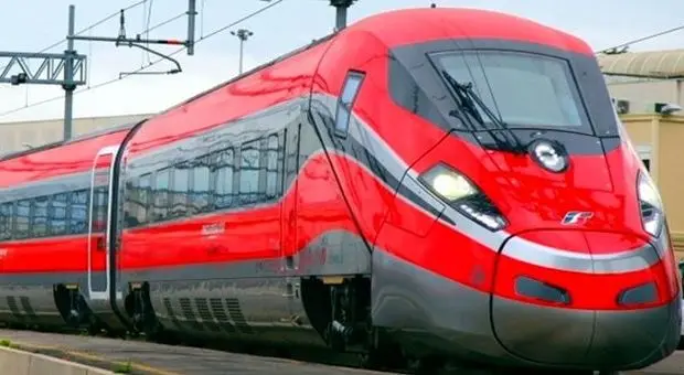 Treni. Caos sulla Roma-Napoli, guasto, sull'Alta Velocità. Verso normalità 